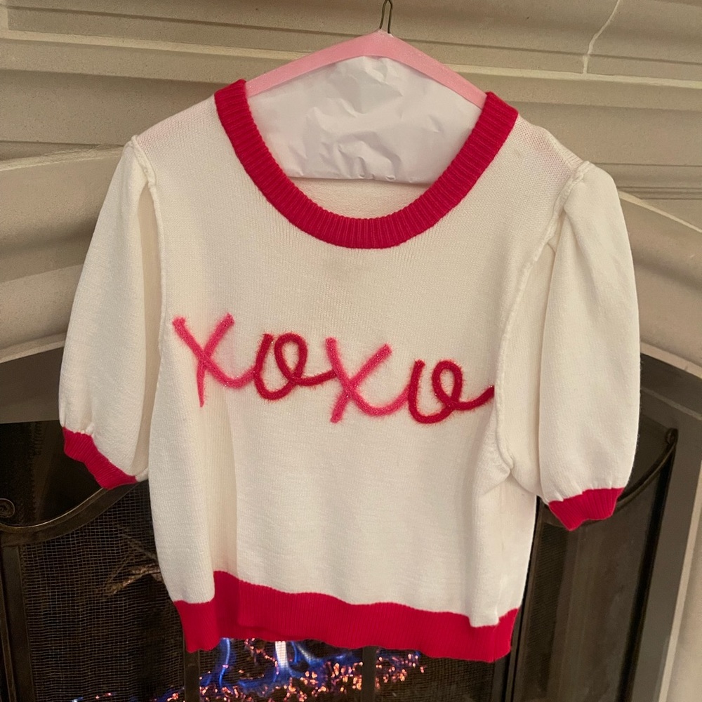 Altar’d State XOXO sweater.  Short puffy sleeves, Size M, very cute!